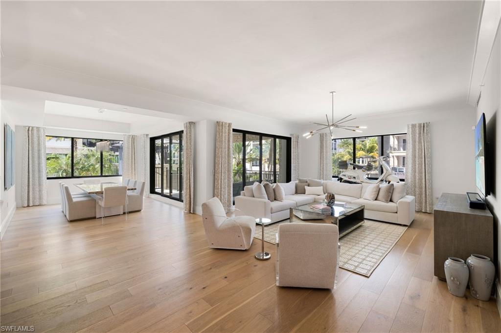 QUATTRO AT NAPLES SQUARE - Residential