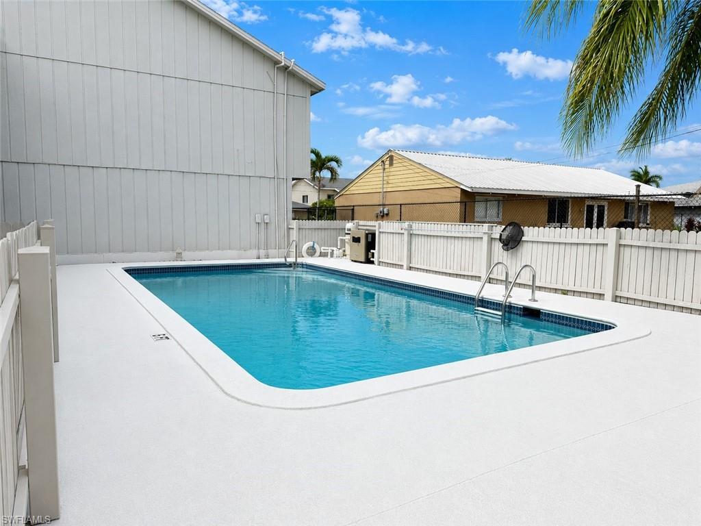 DAVES COURT - Residential