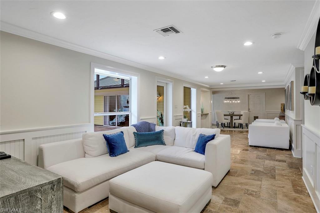 PINE RIDGE - Residential