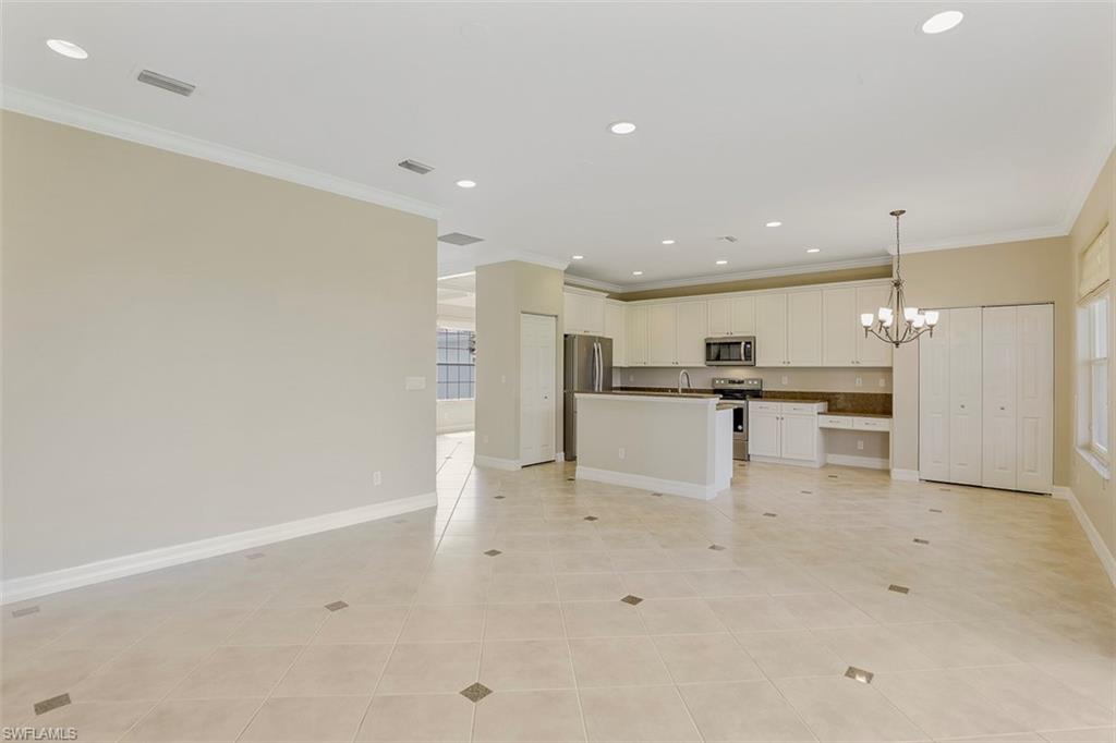 SATURNIA LAKES - Residential