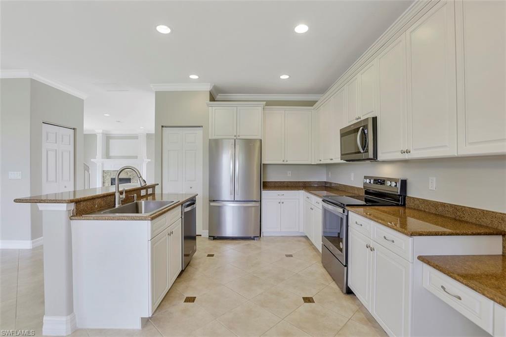 SATURNIA LAKES - Residential