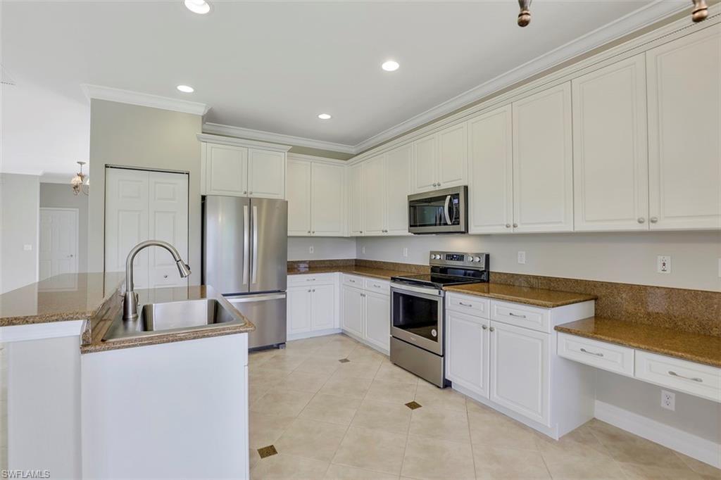 SATURNIA LAKES - Residential