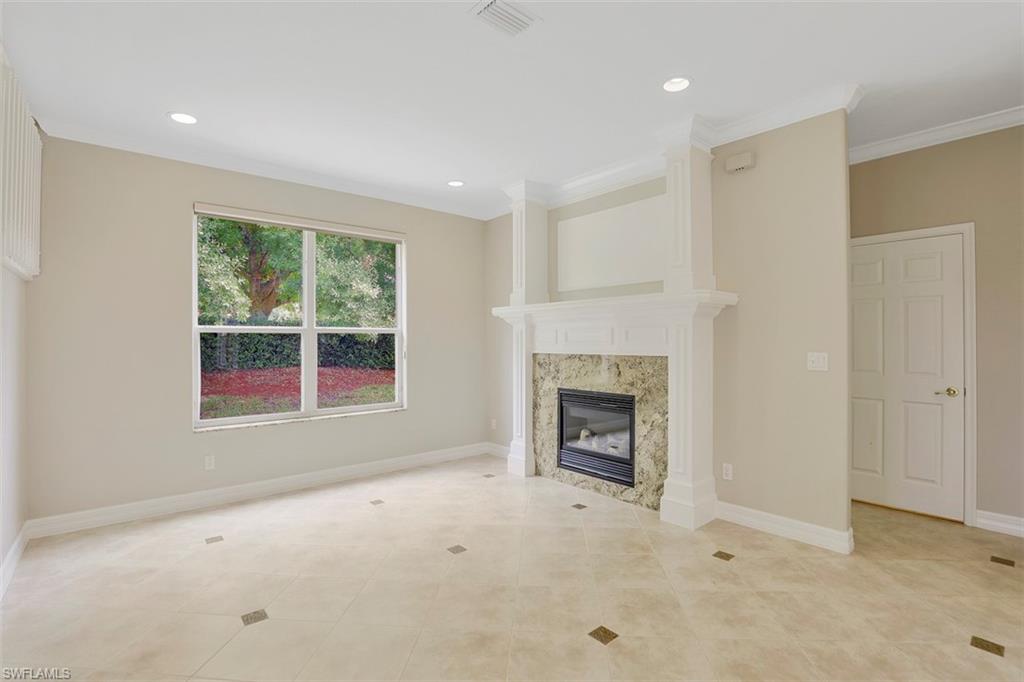 SATURNIA LAKES - Residential