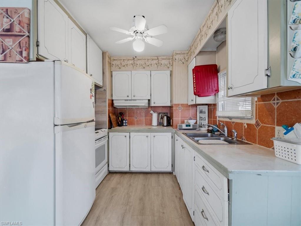 MOBILE MANOR - Residential