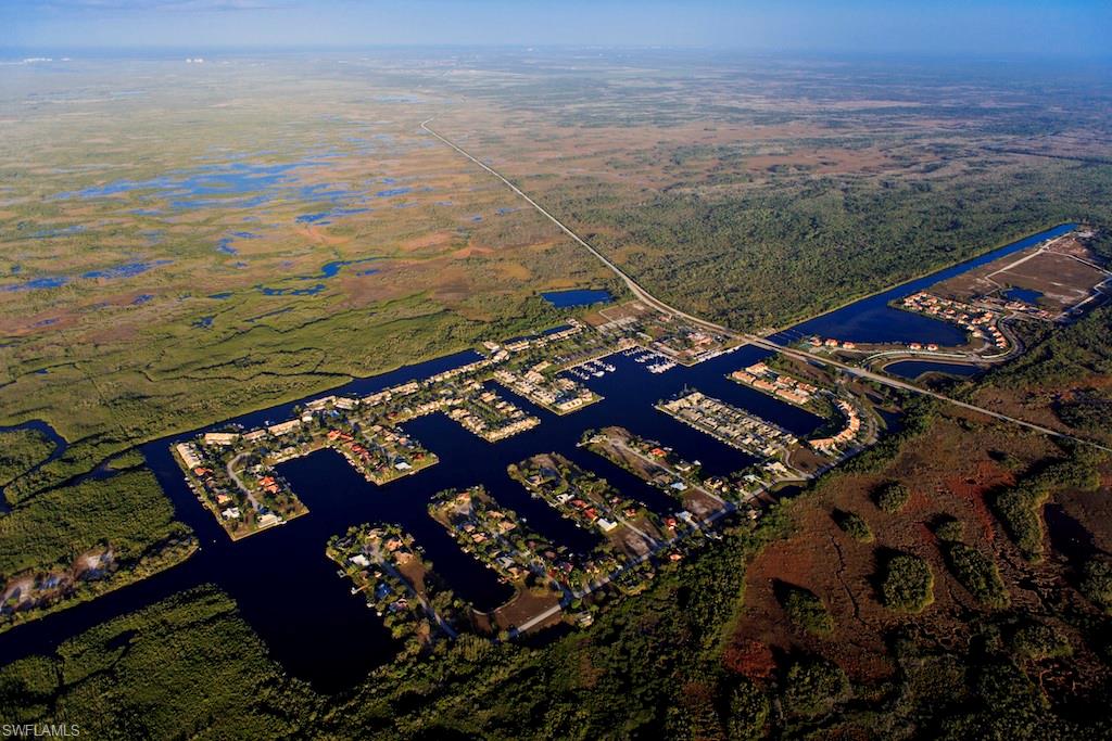 THE CAYS - Land