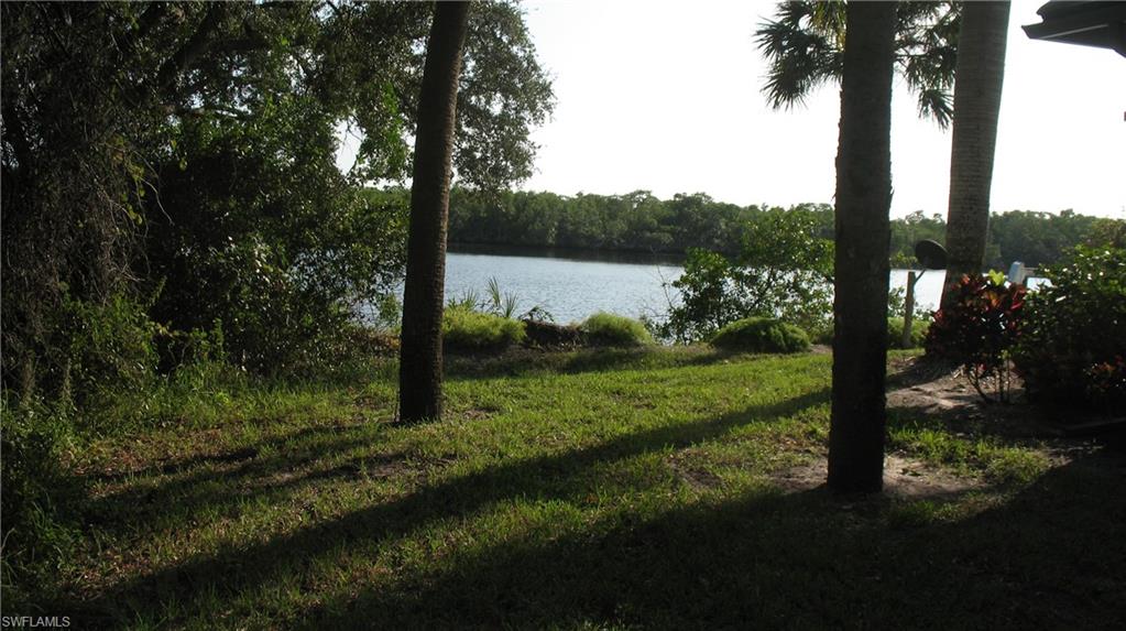 THE CAYS - Land