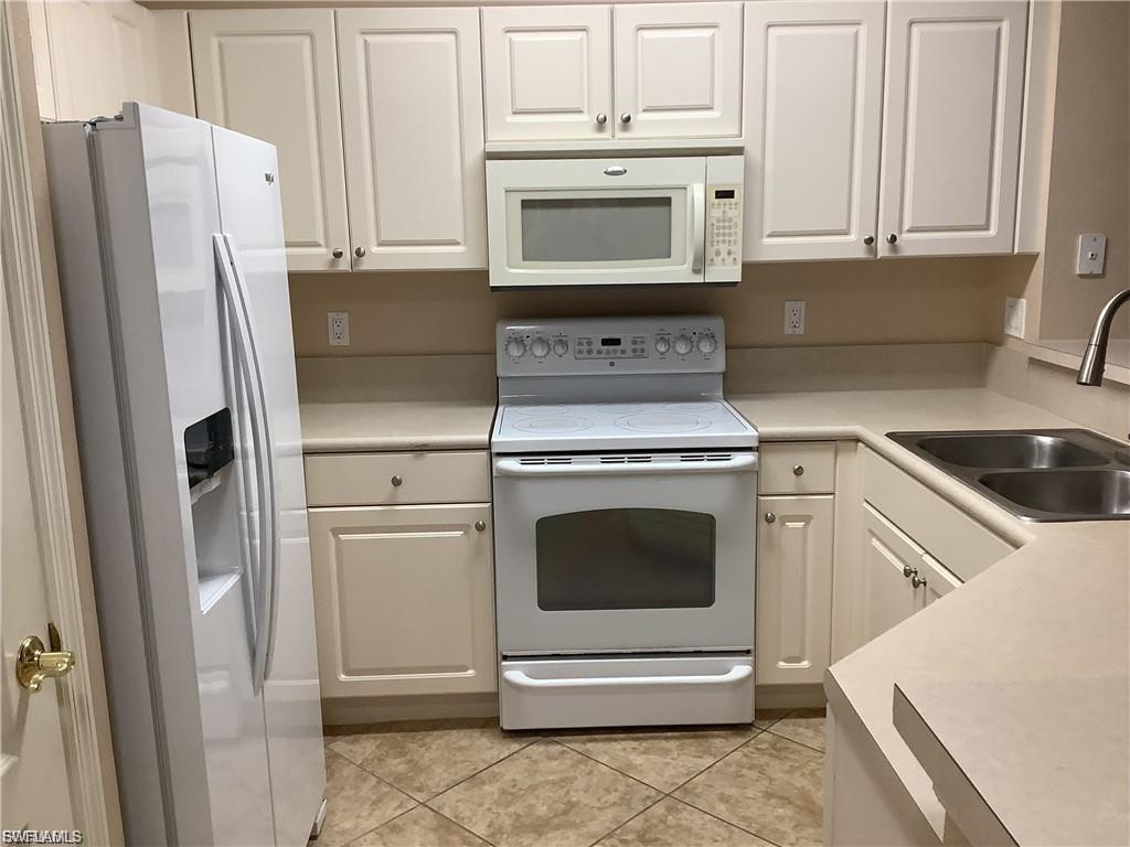 OLYMPIA POINTE - Residential