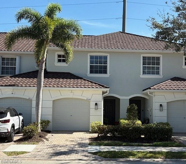 OLYMPIA POINTE - Residential