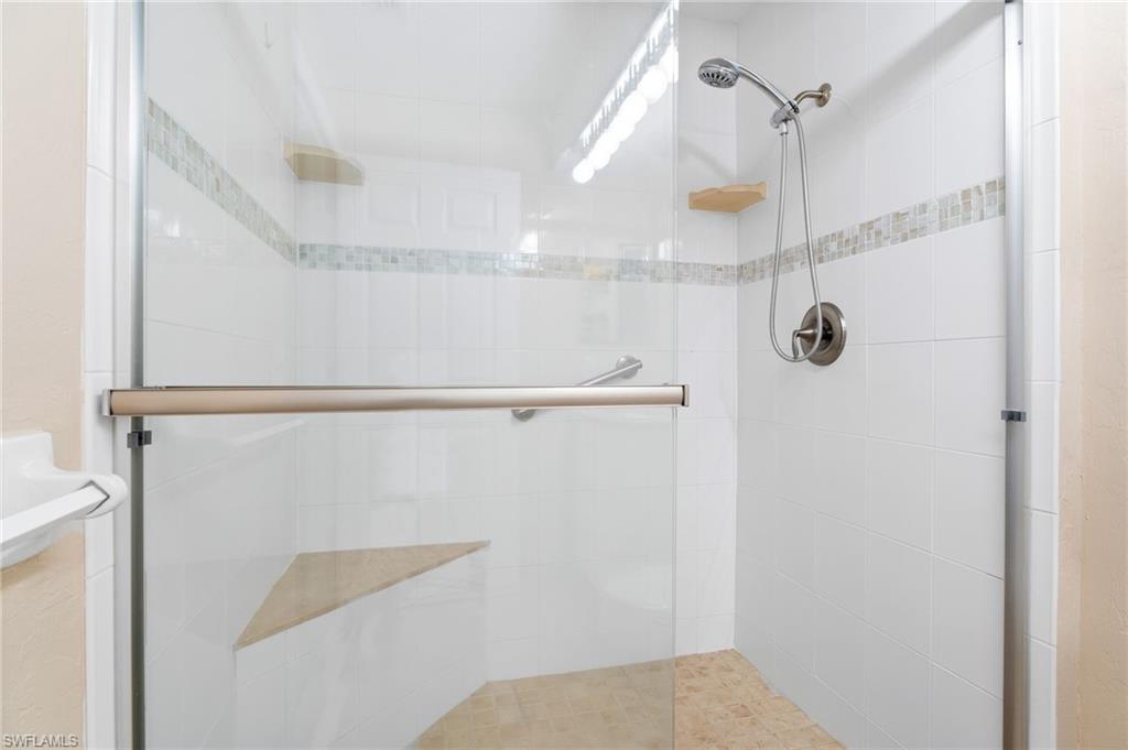 SEVEN LAKES - Residential Lease