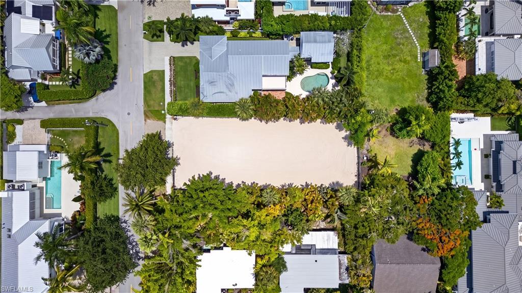 OLDE NAPLES - Land