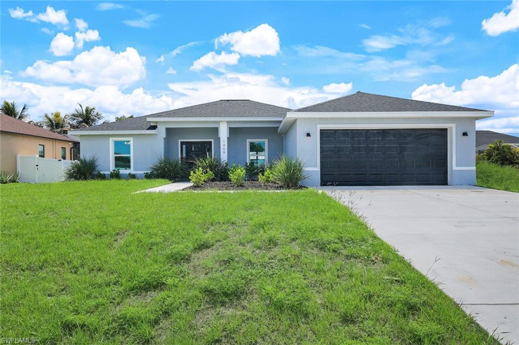 Nueva y hermosa casa de 4 habitaciones y 3 baños, construida en bloques de hormigón, en la codiciada zona noreste de Cape Coral. El vendedor está dispuesto a contribuir a los gastos de cierre del comprador. Vea el recorrido virtual. ¡NO SE ENCUENTRA EN ZONA INUNDABLE! Este popular modelo Verona incluye una amplia y luminosa sala de estar de concepto abierto con pisos de baldosas, techos altos y puertas corredizas de 3 paneles que permiten la entrada de abundante luz natural y ofrecen vistas al jardin. La luminosa cocina de chef cuenta con una enorme isla, gabinetes modernos, encimeras de cuarzo y un acogedor rincón para desayunar. La espaciosa habitación principal tiene un luminoso baño privado con encimeras de cuarzo, lavabos dobles, una ducha de azulejos, y vestidor walk-in. Una segunda habitación principal opcional cuenta con un baño moderno y luminoso y acceso directo a la espaciosa terraza. Dos dormitorios adicionales y un tercer baño ofrecen mucho espacio para niños, invitados, una sala de estar, un espacio flexible o una oficina en casa. En un vecindario IDEAL PARA FAMILIAS, con fácil acceso a áreas para ir de compras, comer, divertirse y a poca distancia en auto de las famosas playas de arena blanca de Florida. ¡Programe su visita hoy mismo! ~~~~~~~ Brand new, beautiful 4 bedroom/3 bath concrete block home in desirable NE Cape Coral. NO FLOOD ZONE! This popular Verona model features a large and bright open-concept living space with tile floors throughout, soaring cathedral ceiling and 3-panel sliding doors for natural light and views to the rear yard. The bright chef's kitchen features a huge island, modern cabinetry, Quartz countertops, and relaxing breakfast nook. The large owner's bedroom has a bright ensuite bath with Quartz counter tops, dual sinks, a tiled step-in shower, and walk-in closet. An optional SECOND OWNER'S SUITE has a bright, modern bathroom and direct access to the spacious lanai. Two more bedrooms and a third bathroom provide lots of room for kids, guests, a den, a flex space or a home office. In a family-friendly neighborhood with convenient access to areas for shopping, dining, entertainment, and Florida's famous white-sand beaches. Schedule your showing today!