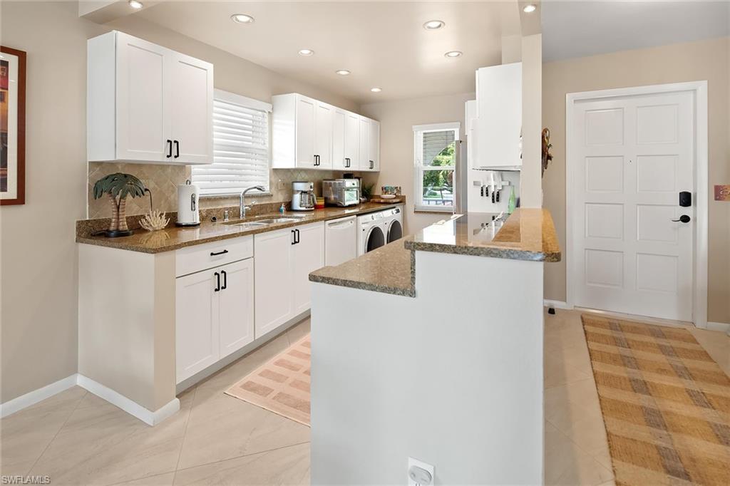 OYSTER BAY MANOR - Residential