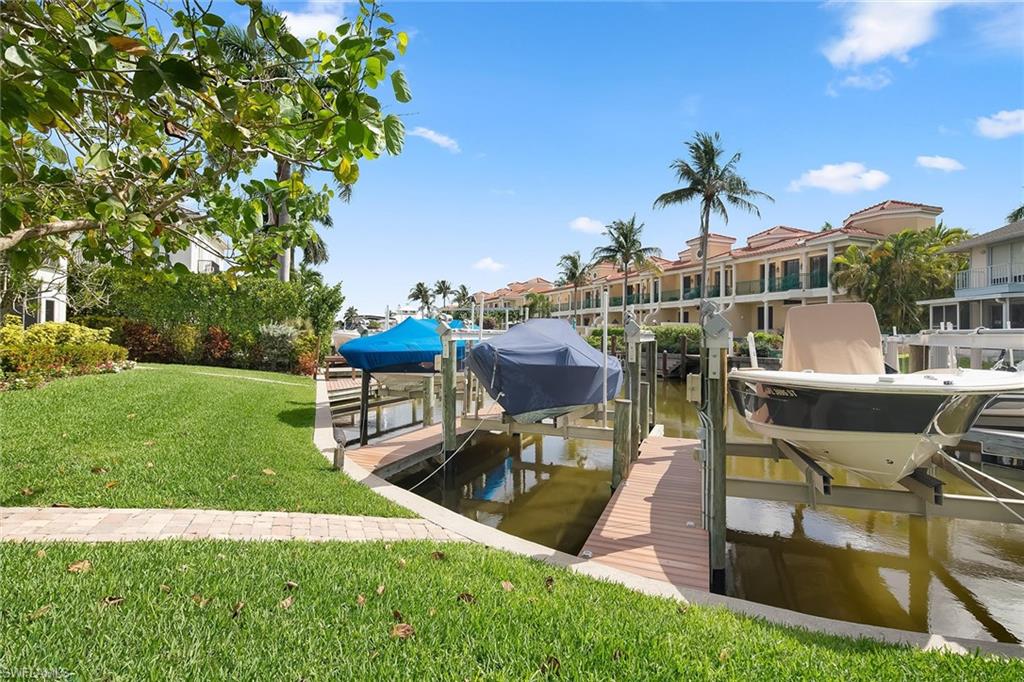 OYSTER BAY MANOR - Residential