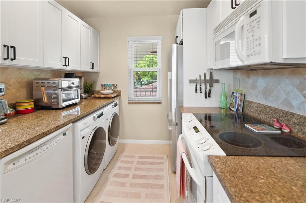 OYSTER BAY MANOR - Residential