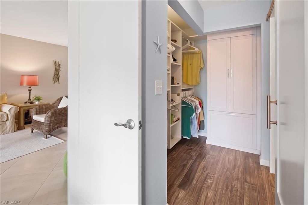 OYSTER BAY MANOR - Residential