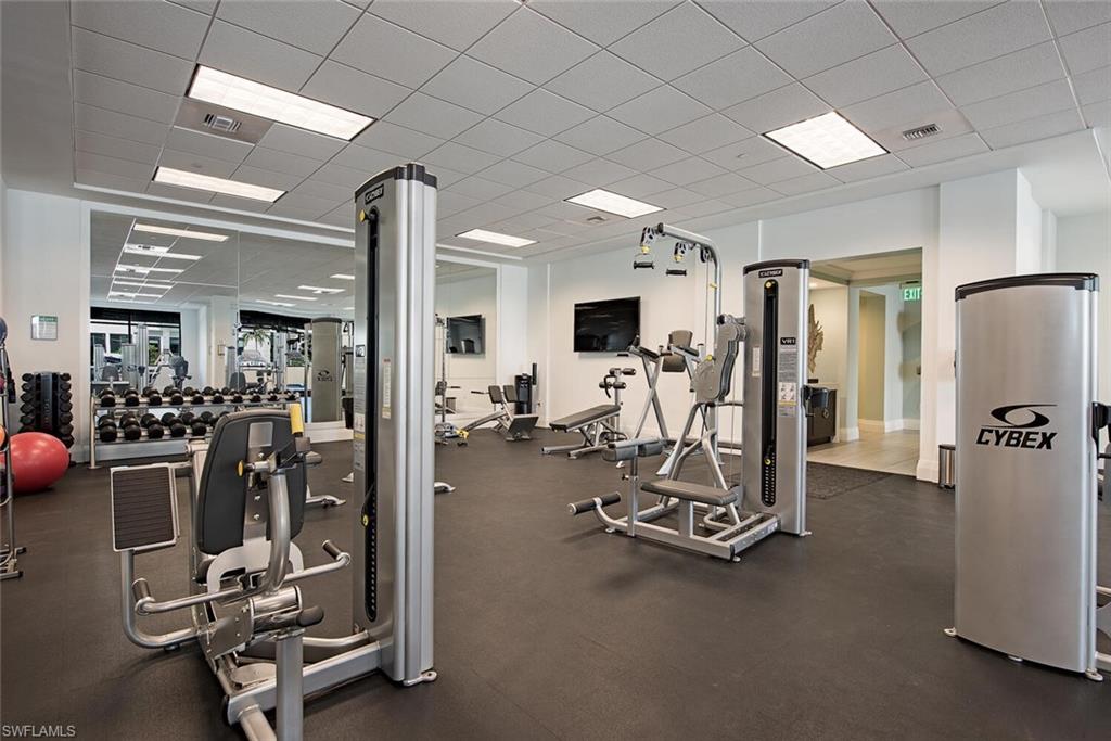 NAPLES SQUARE - Residential