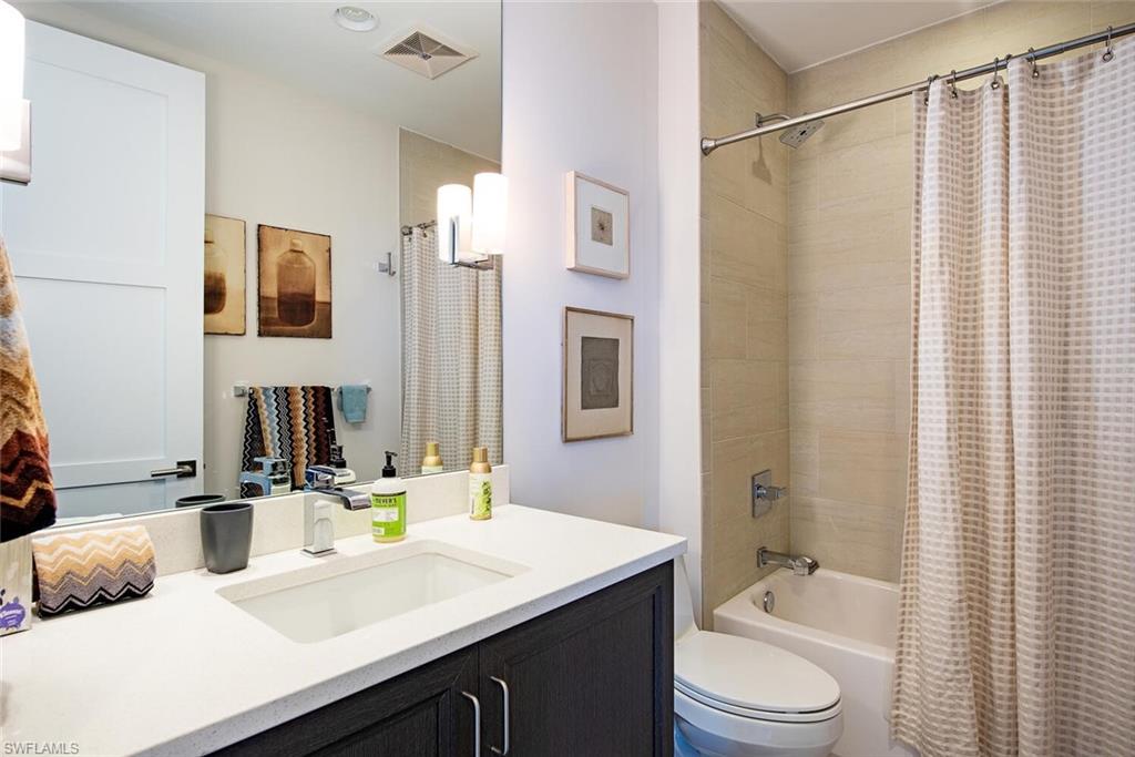 NAPLES SQUARE - Residential