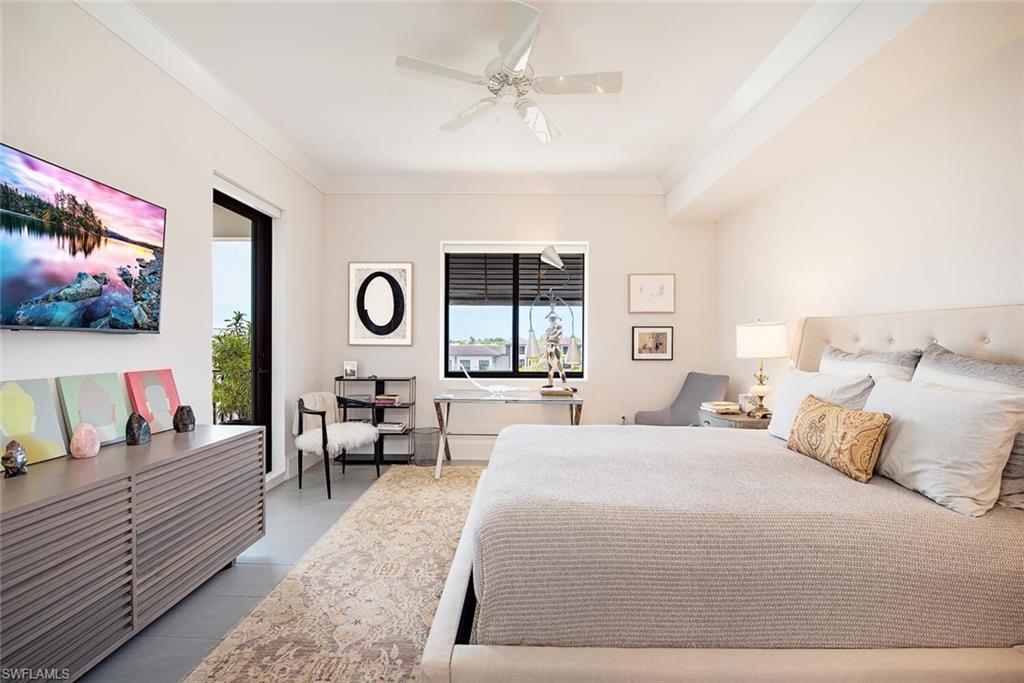 NAPLES SQUARE - Residential