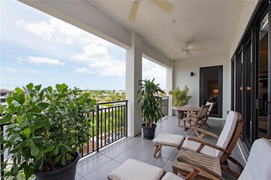 NAPLES SQUARE - Residential