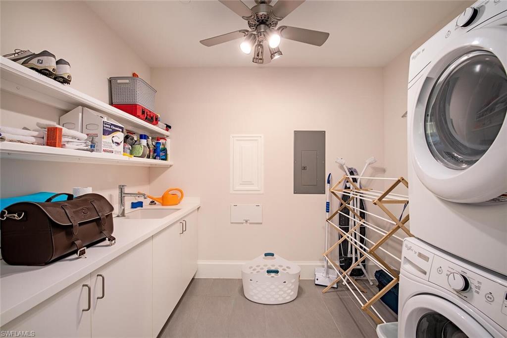 NAPLES SQUARE - Residential