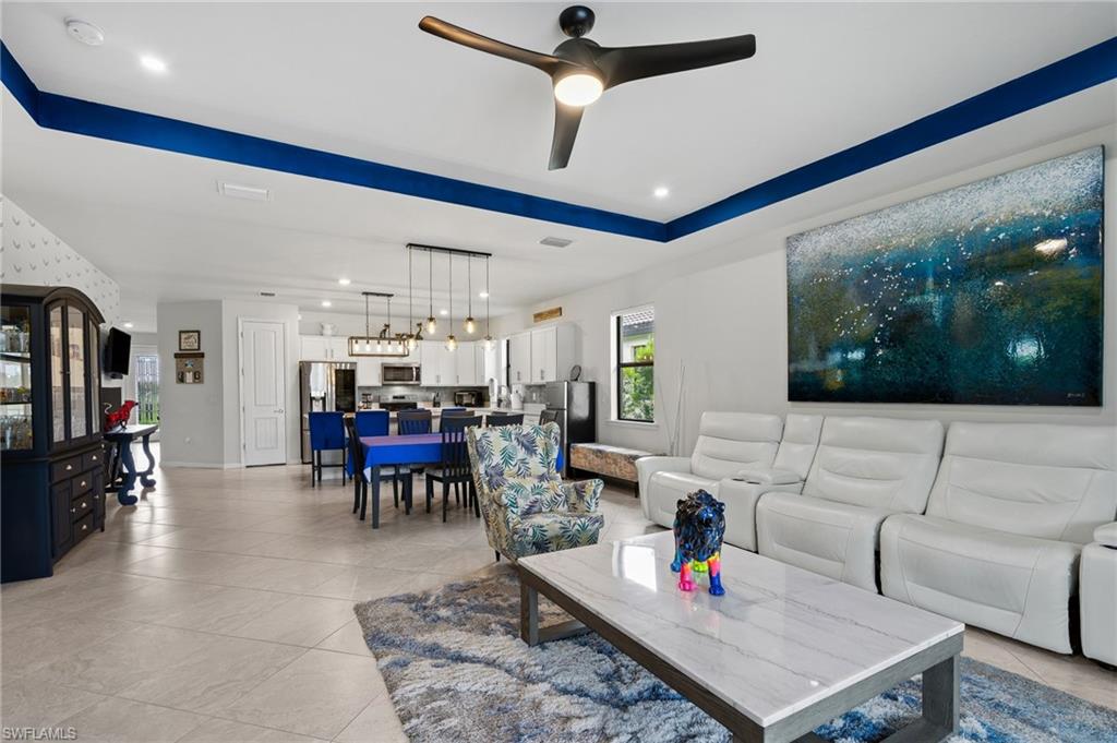HAMPTON LAKES - Residential