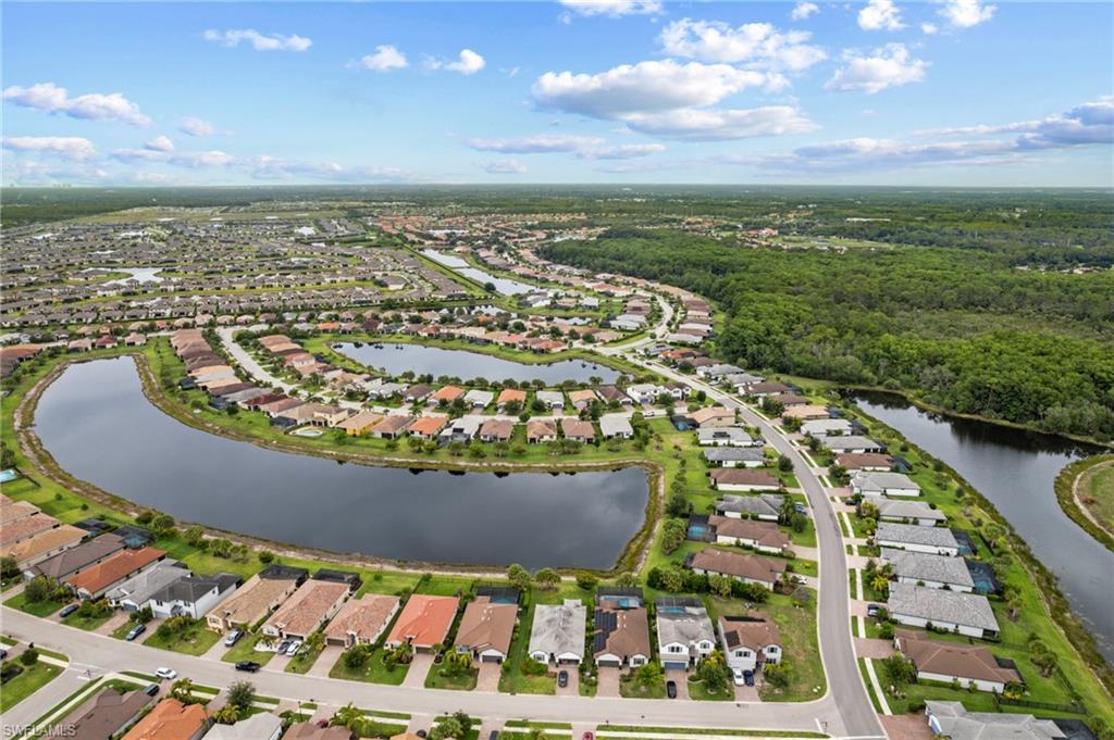 HAMPTON LAKES - Residential