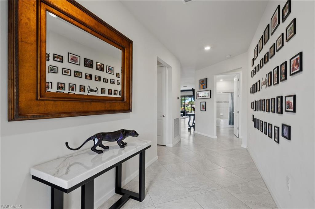 HAMPTON LAKES - Residential