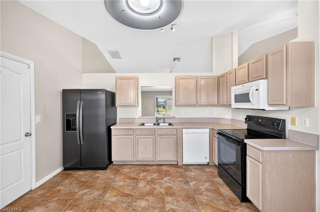 CAPE CORAL - Residential Lease