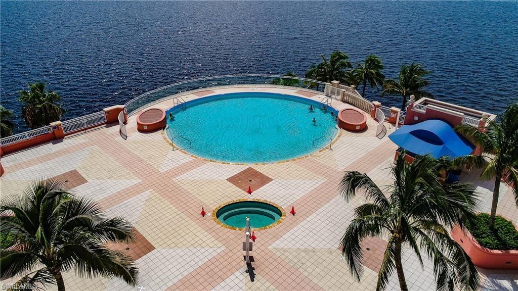ST. TROPEZ - Residential