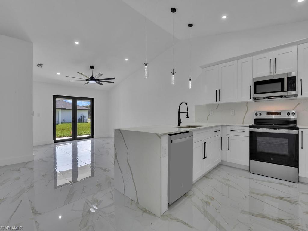 LEHIGH ESTATES - Residential Income