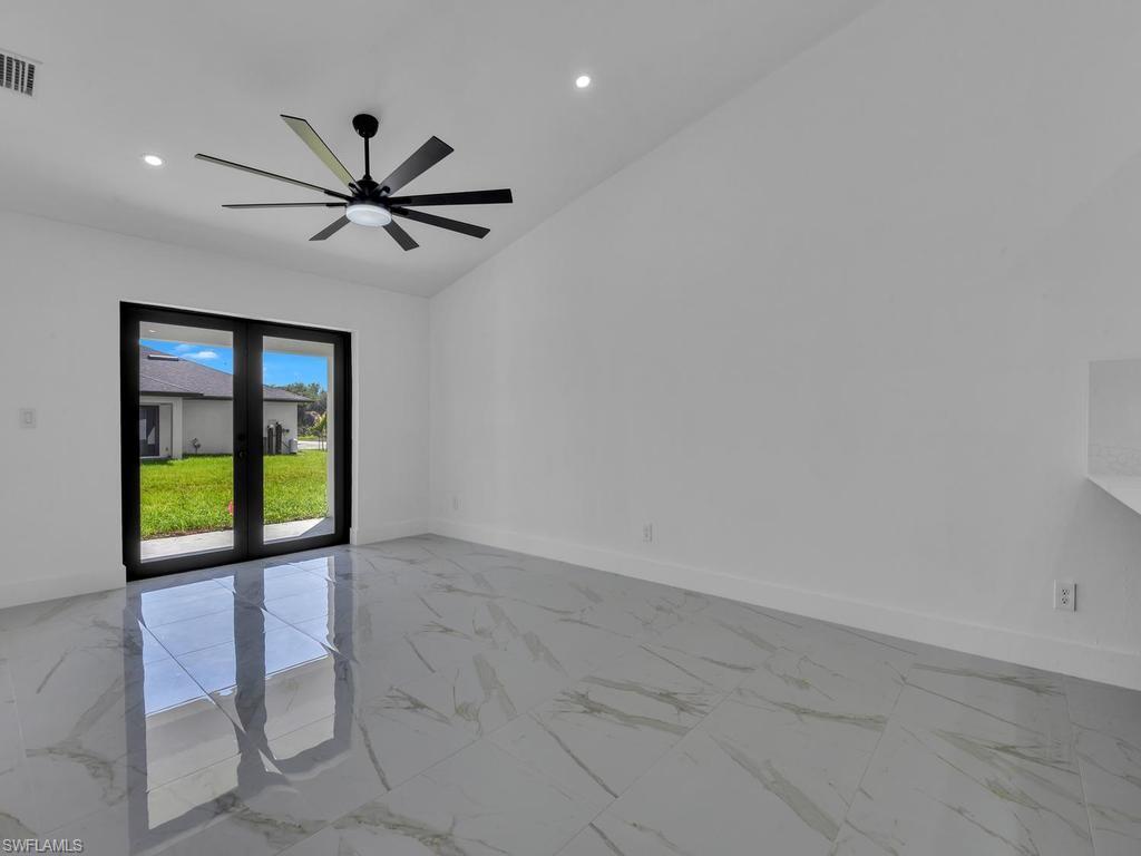 LEHIGH ESTATES - Residential Income