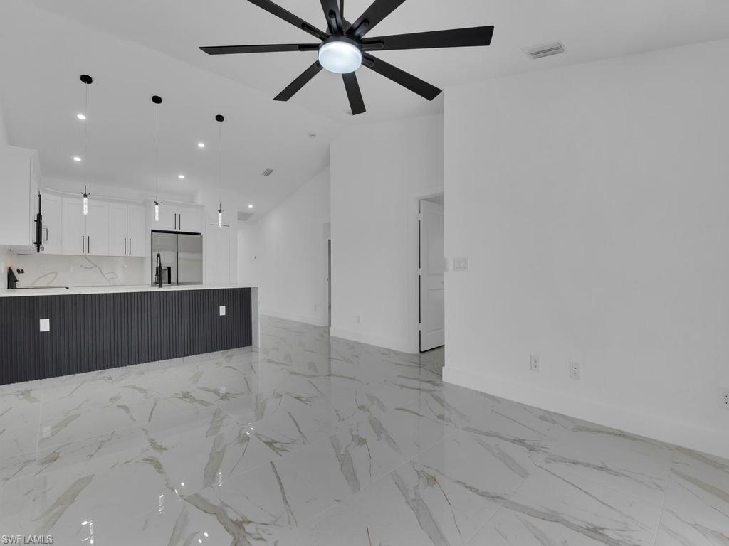 LEHIGH ESTATES - Residential Income