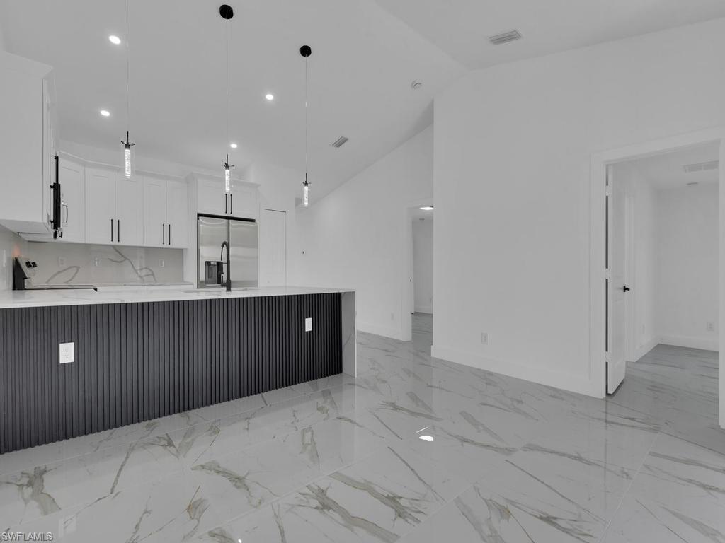 LEHIGH ESTATES - Residential Income