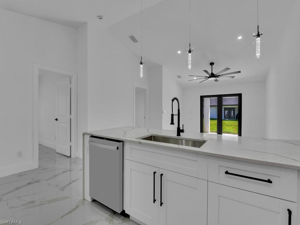 LEHIGH ESTATES - Residential Income