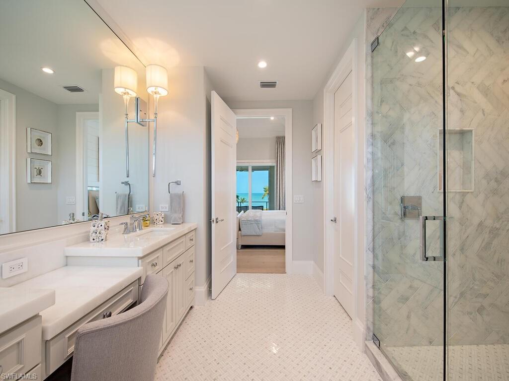 BAREFOOT BEACH - Residential