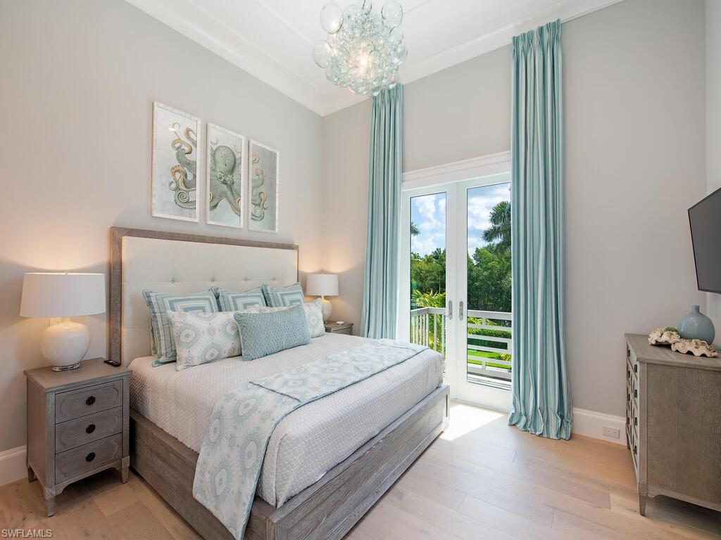 BAREFOOT BEACH - Residential