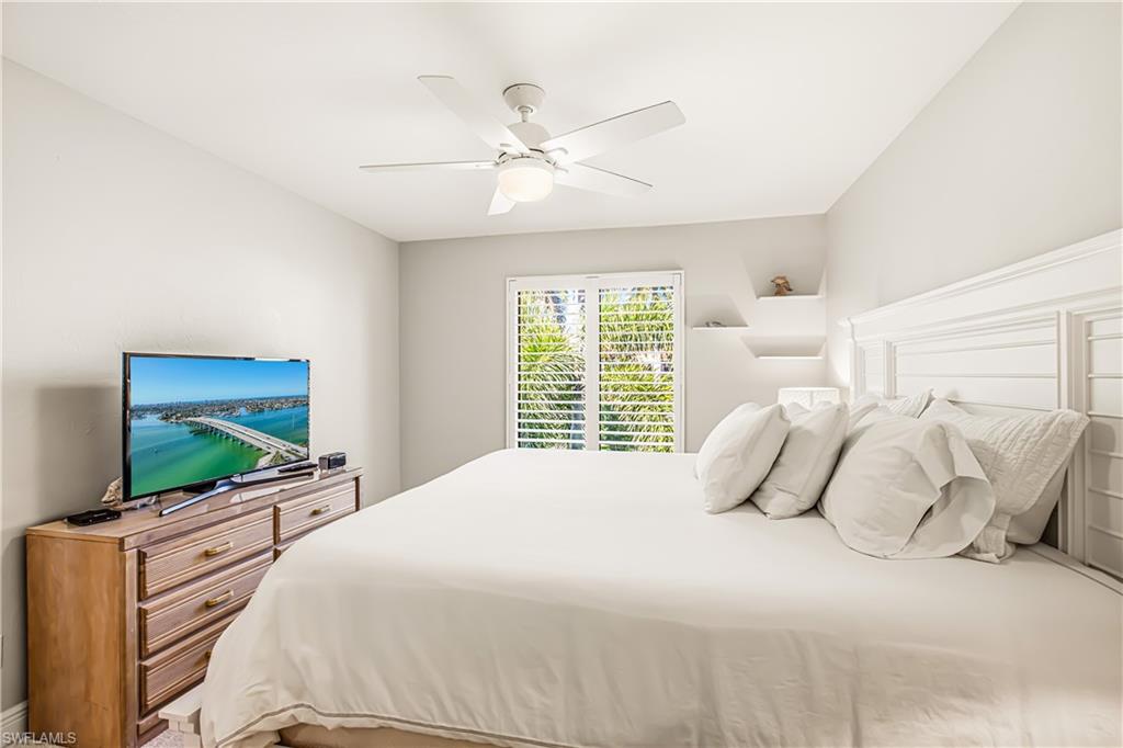 COURT OF PALMS - Residential
