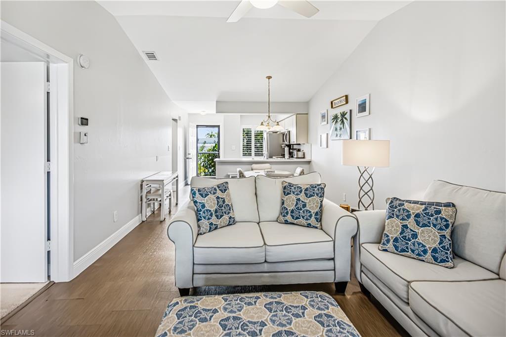 COURT OF PALMS - Residential