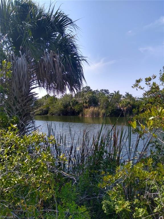 Very wide (200 ft) freshwater canal lot. All new homes in neighborhood.
