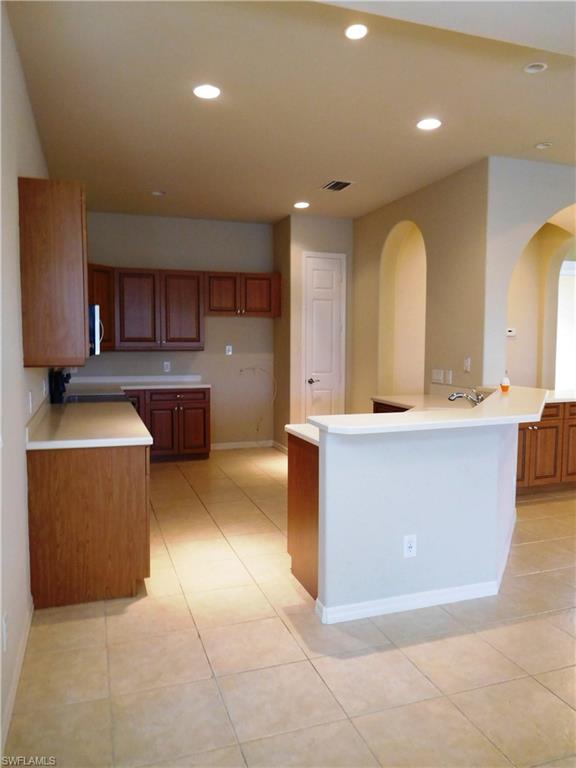 LONGSHORE LAKE - Residential