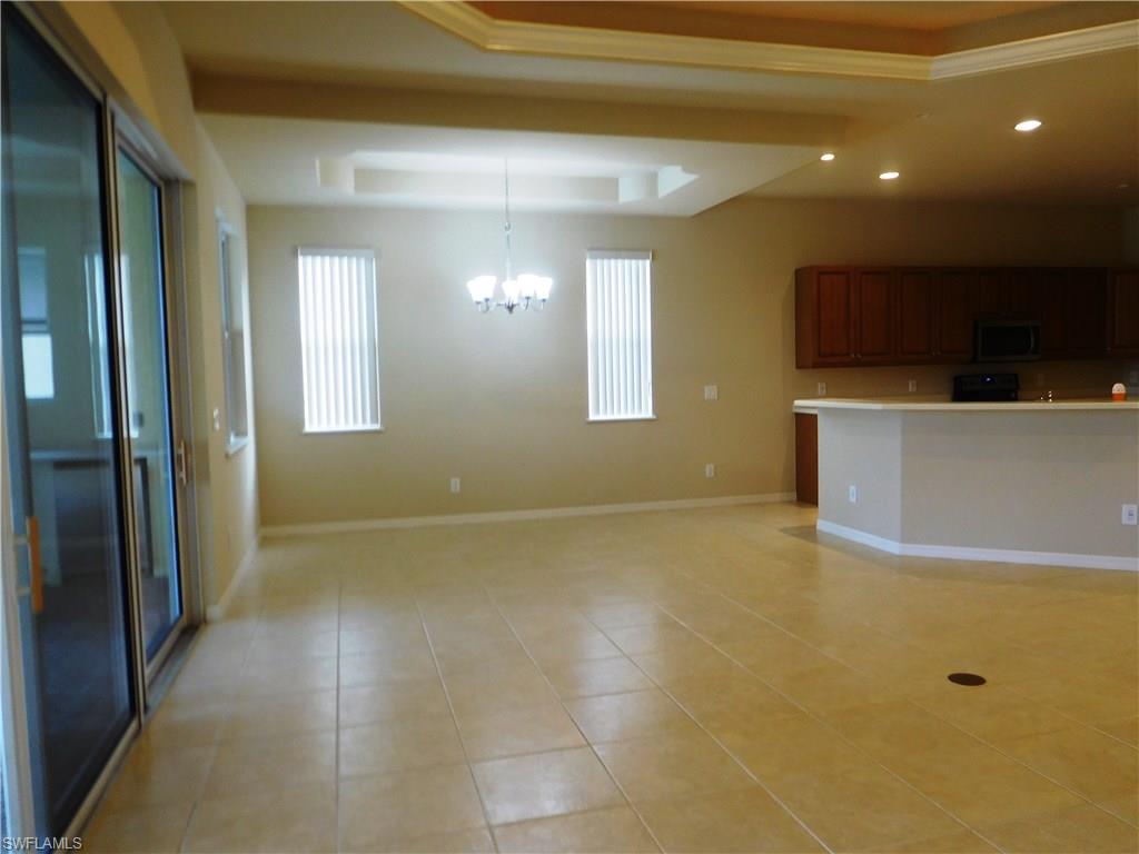 LONGSHORE LAKE - Residential