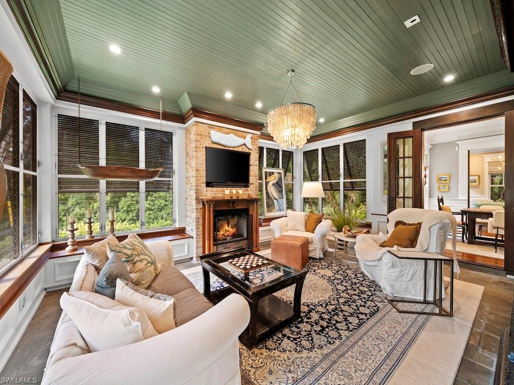 OLDE NAPLES - Residential
