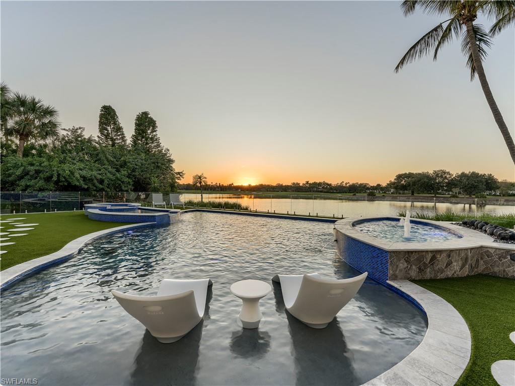 TWIN EAGLES - Residential
