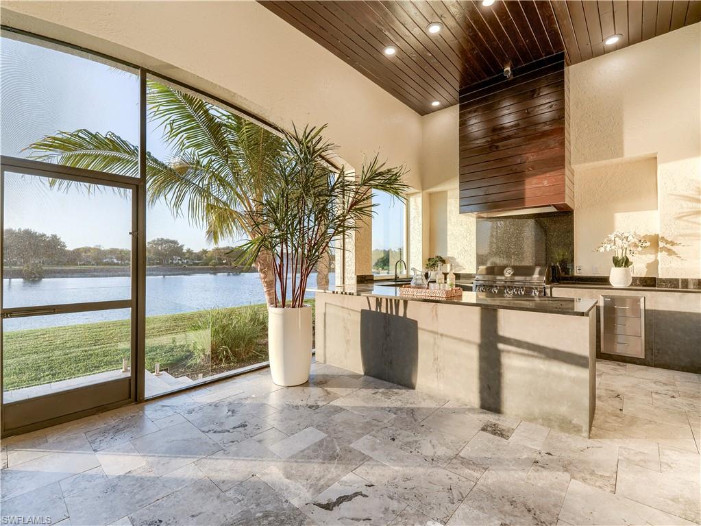 TWIN EAGLES - Residential
