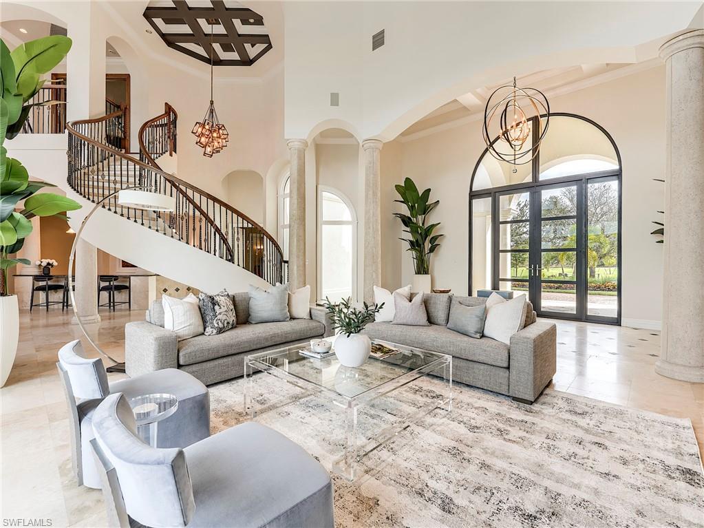 TWIN EAGLES - Residential
