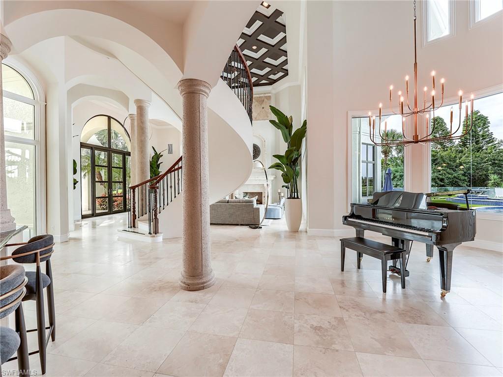 TWIN EAGLES - Residential