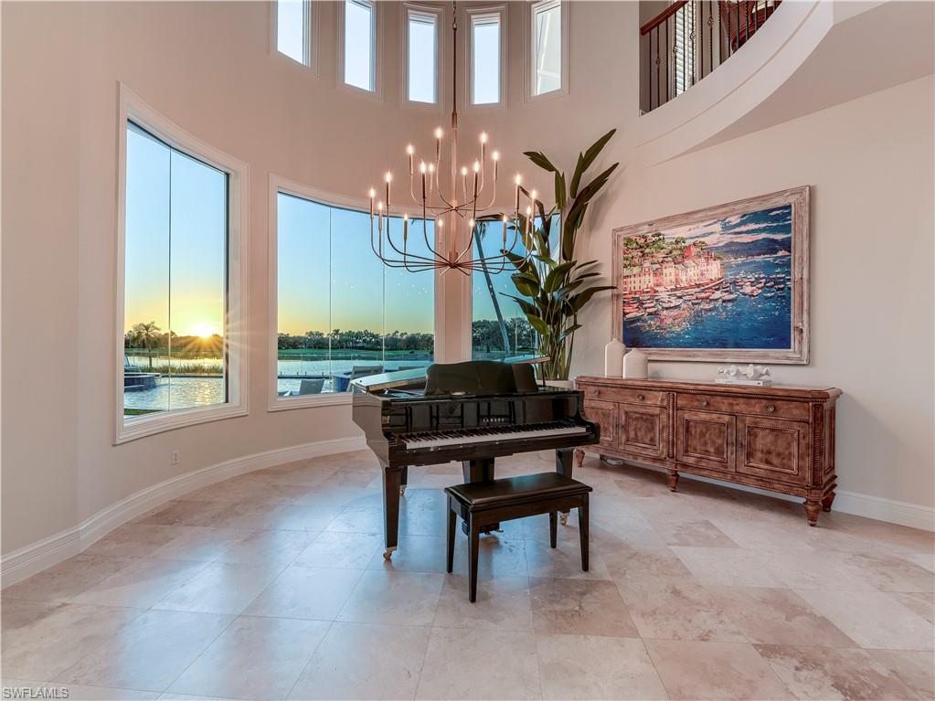 TWIN EAGLES - Residential