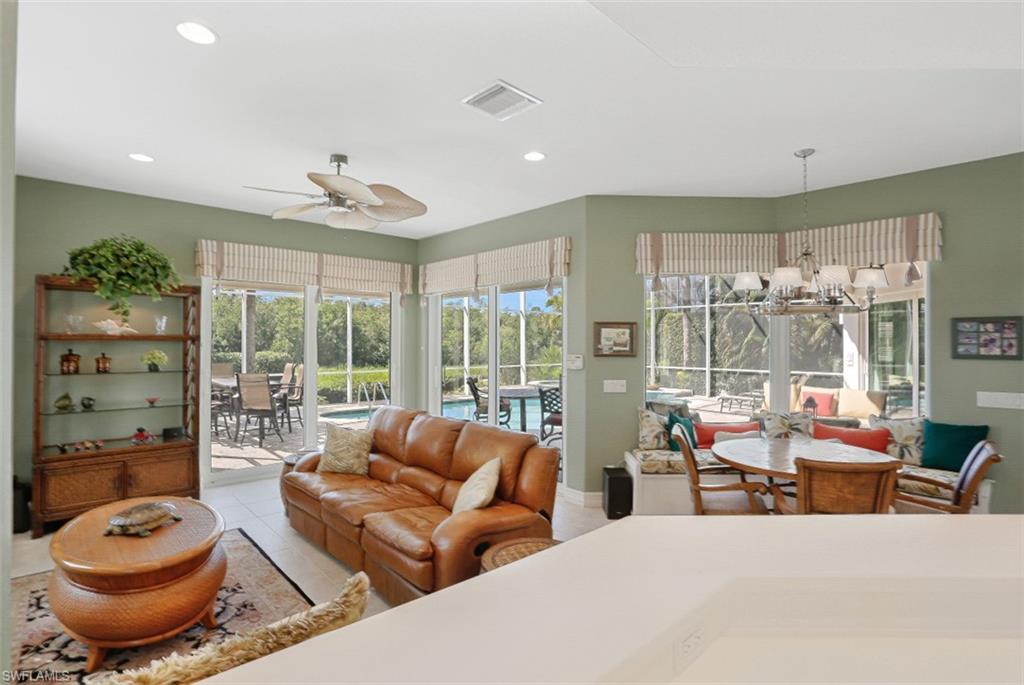 SOUTHPOINTE YACHT CLUB - Residential