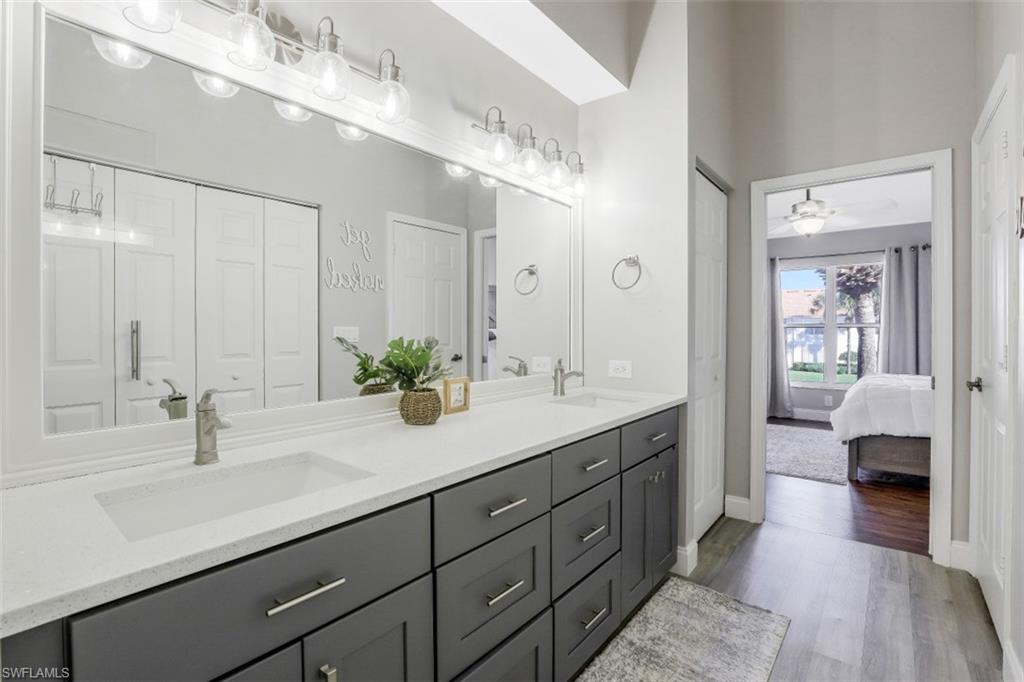 CARLTON LAKES - Residential
