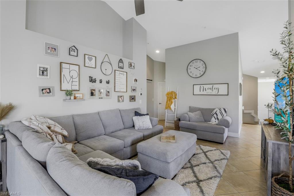 CARLTON LAKES - Residential